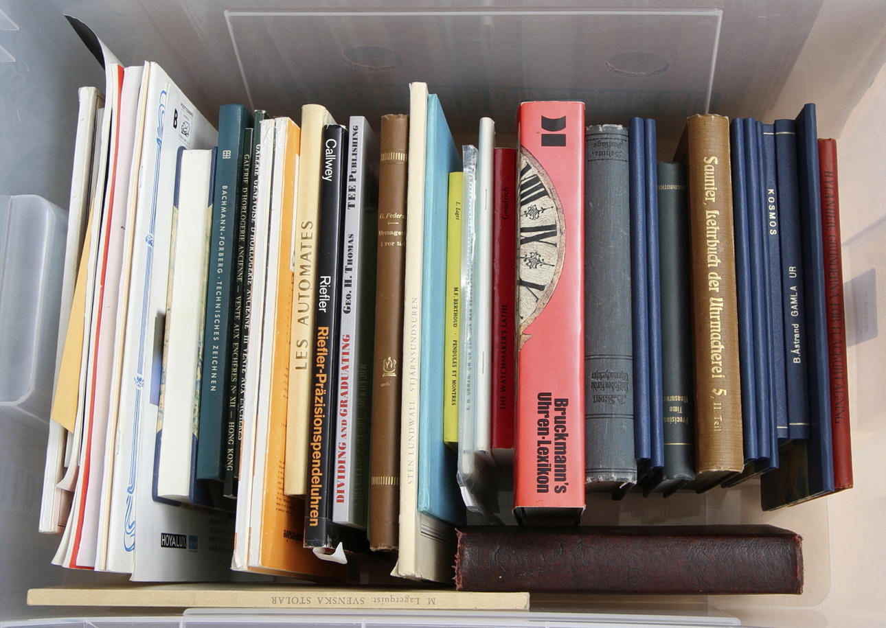 BÖCKER, 38 st, bl.a. klockliteratur.