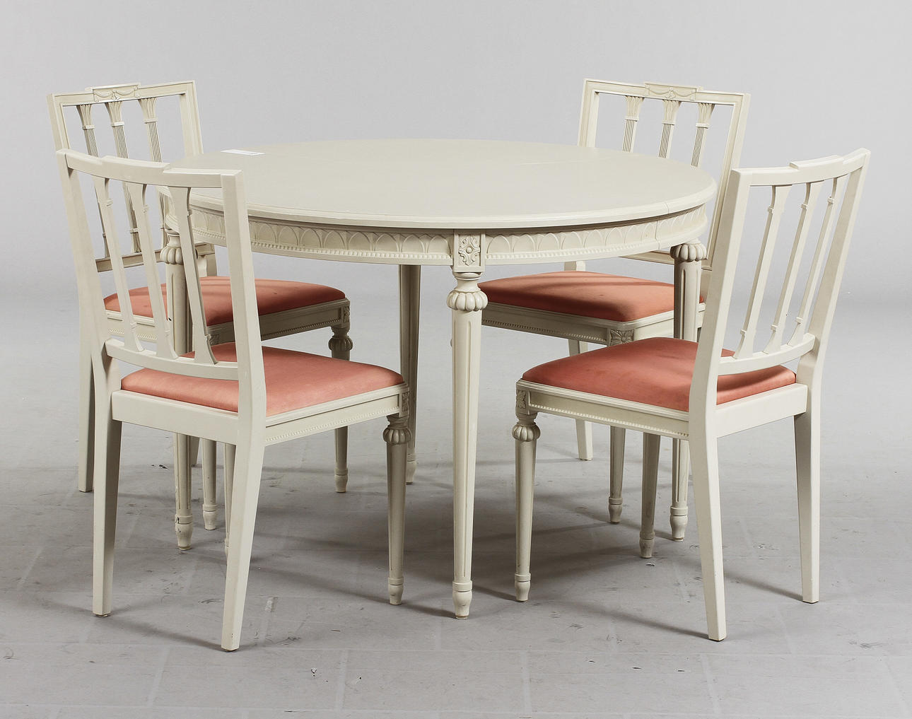 MATSALSMÖBEL, bord + 4 stolar, gustaviansk stil, 1900-tal.