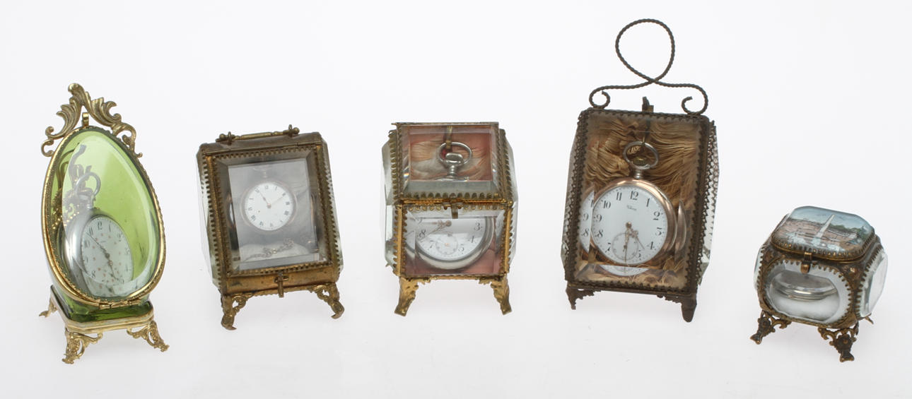 FICKURSSTÄLL, 5 st, metall och slipat glas, samt FICKUR, 5 st, bland annat Viking. 1800/1900-tal.