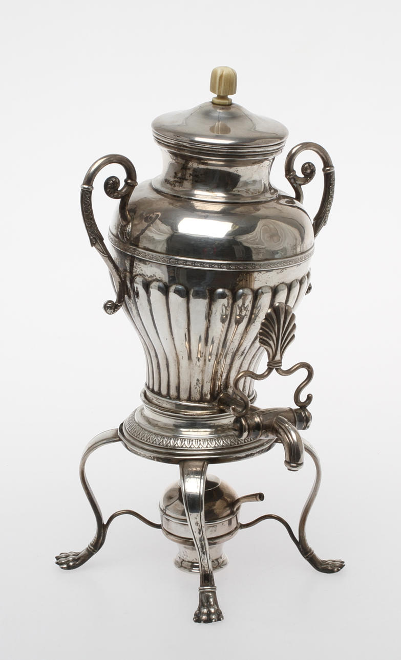 TEKÖK, silver, biedermeier, möjligen Stephan Meyerhofer. Wien Österrike-Ungern, 1800-talets första hälft. Tot vikt 787 gram.