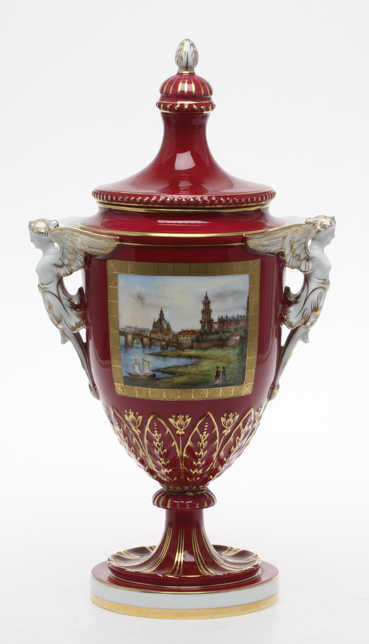 URNA, med lock, porslin, Dresden, 1900-tal.