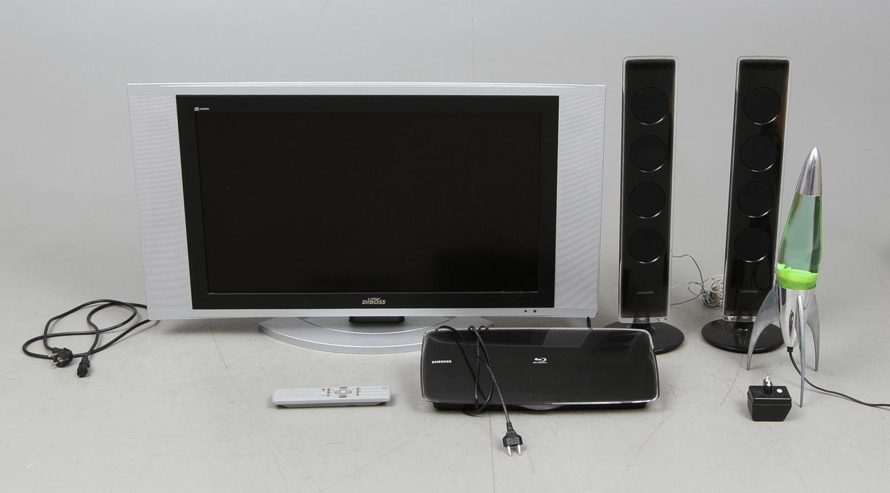 TV, DiBOSS, högtalare samt Blu Ray Disc "Samsung" samt LAVALAMPA "Mathmos".