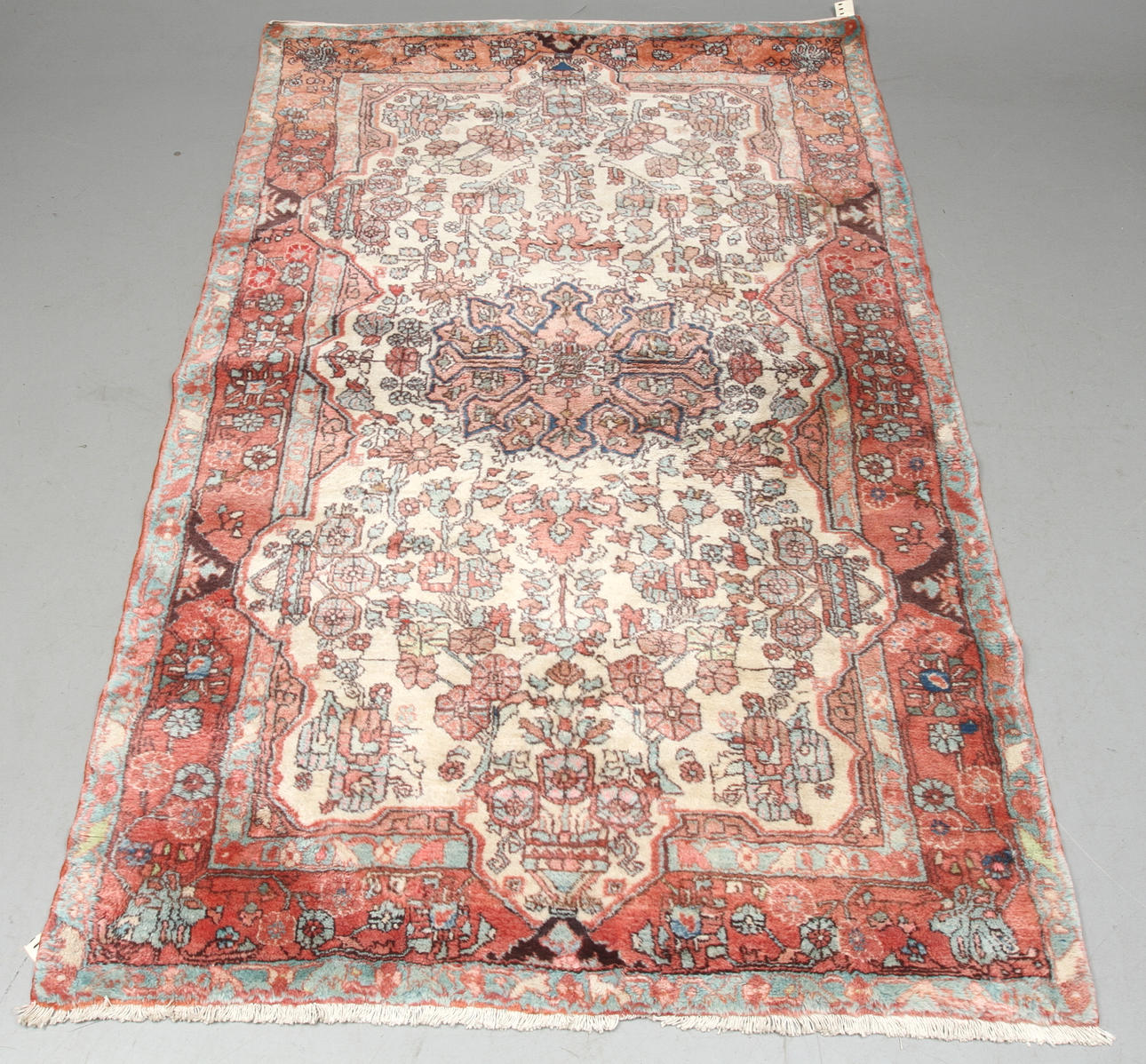 MATTA, orientalisk, ca 230 x 147 cm.