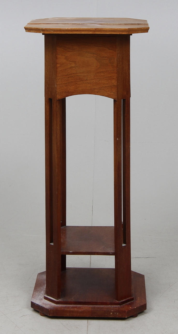 PIEDESTAL, Jugend, 1910-tal.