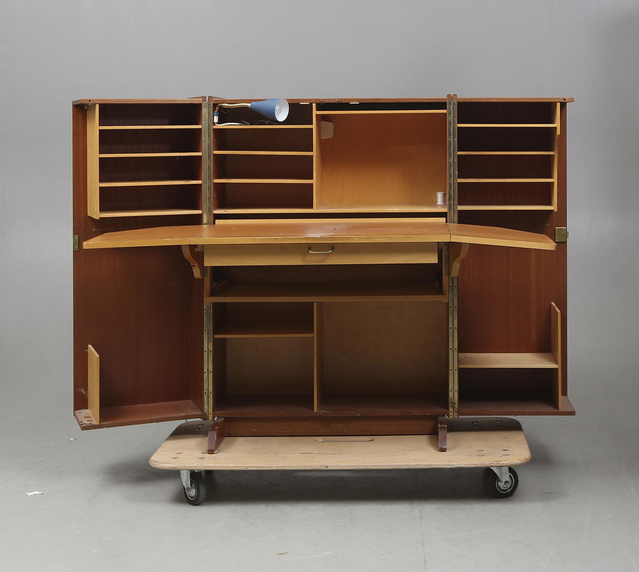 SISTER CLOTHES, 1950s/60s.