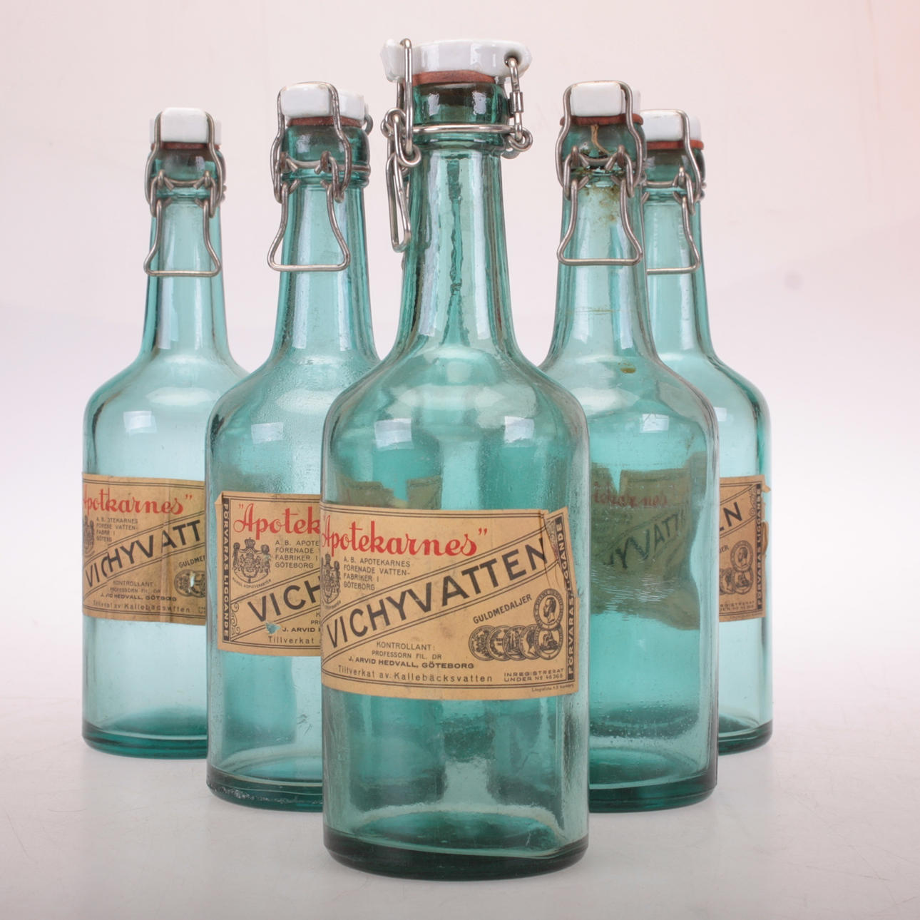 GLASFLASKOR, 6 st, "Apotekarnes Vichyvatten".