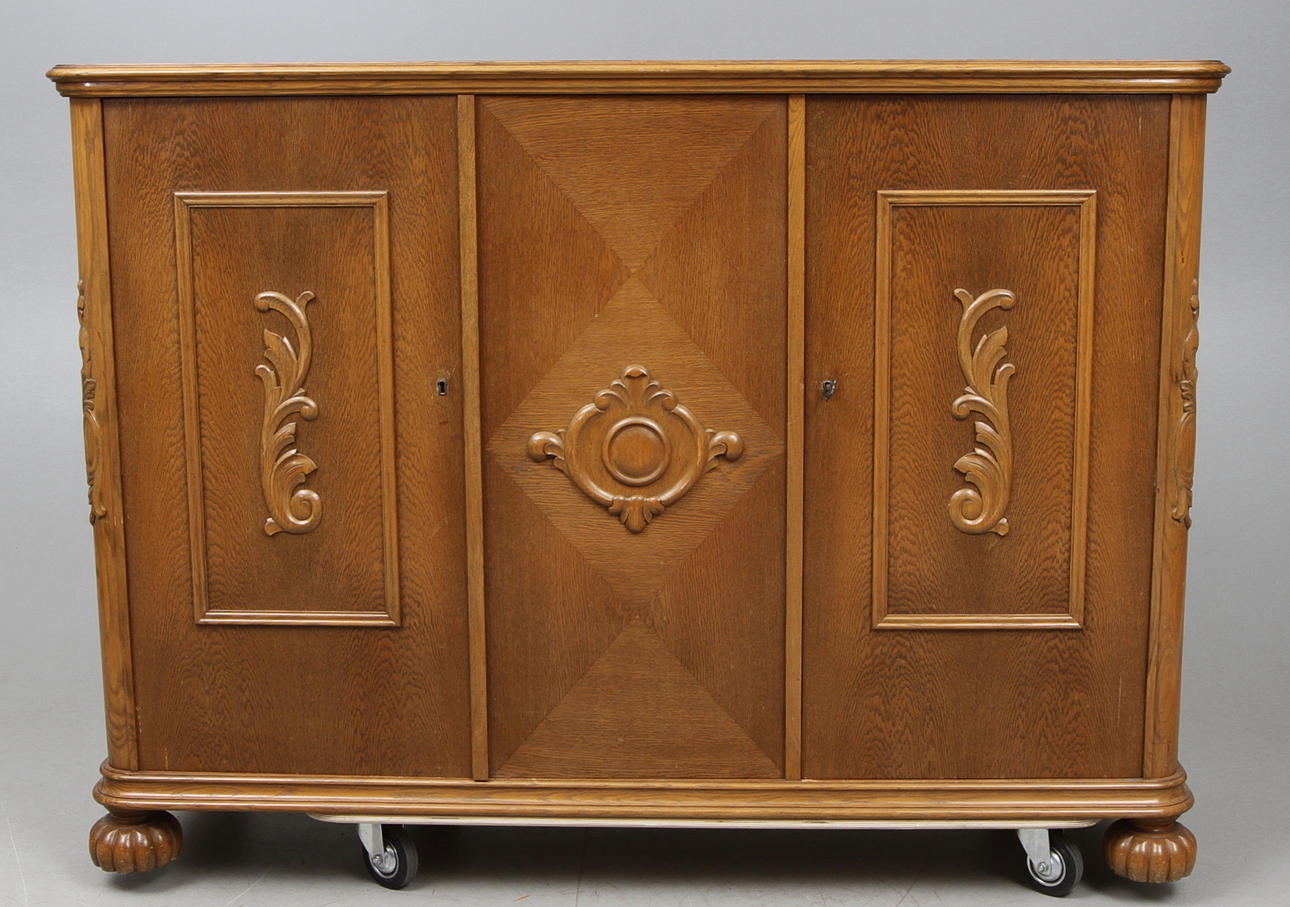 SIDEBOARD, barockstil, 1920/30-tal.