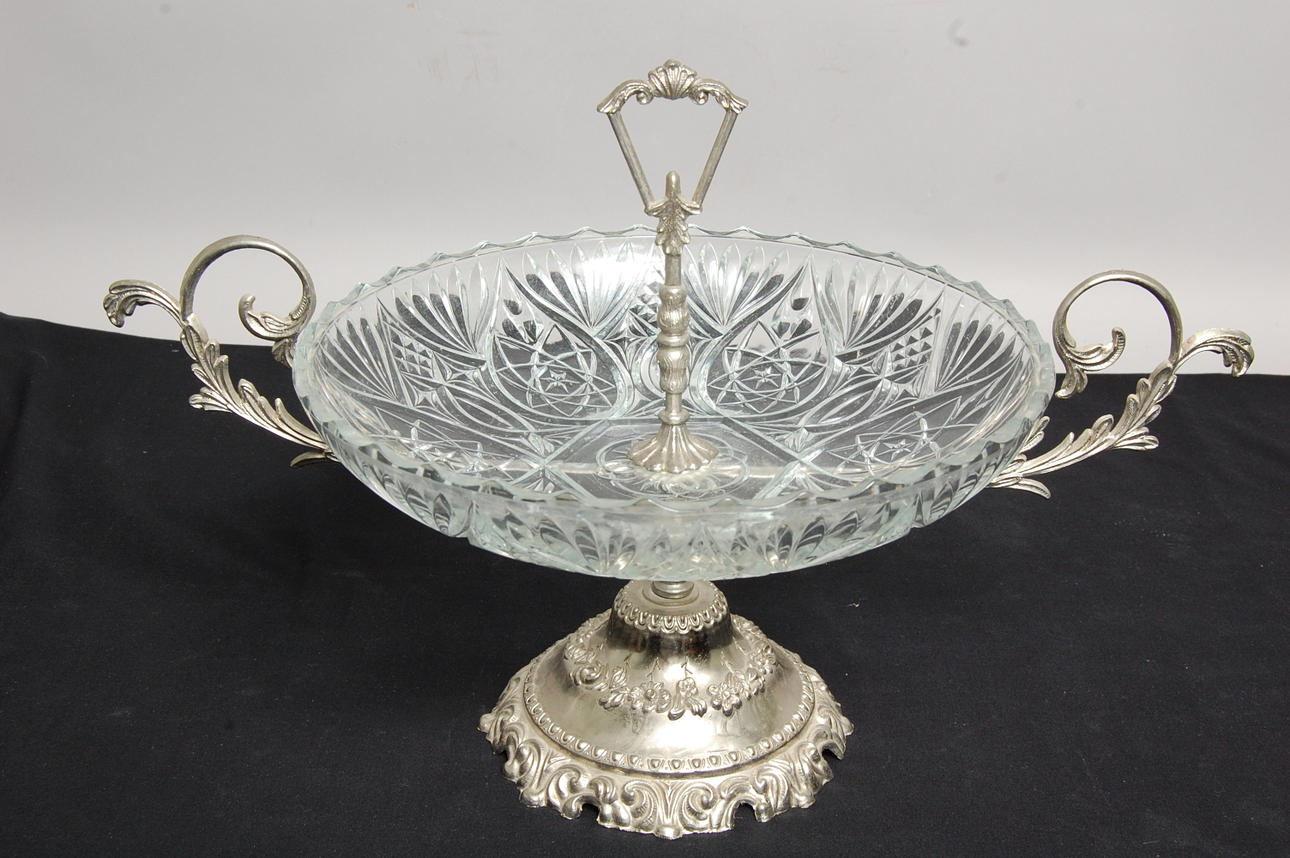 SKÅL, på fot, glas, vitmetall, 1900-tal.