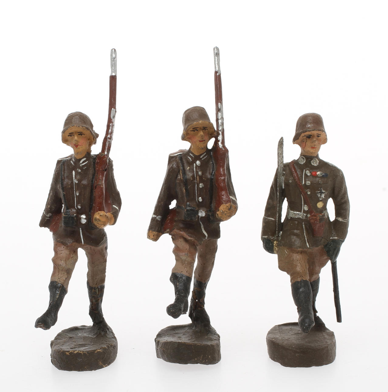 ELASTOLIN 2 tyska soldater och en officer i paradmarsch från 1940-talet .