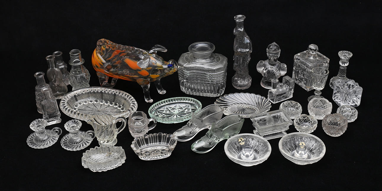 PARTI GLASFÖREMÅL mm, 36 delar, 18-1900-tal.