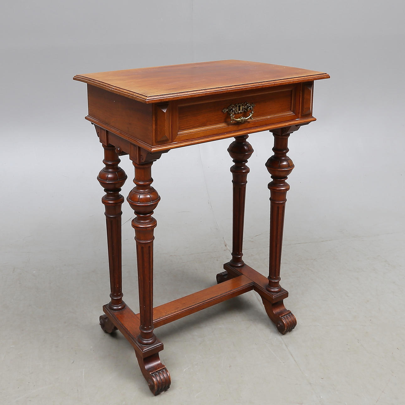 SYBORD, nyrenässans, omkring 1900.