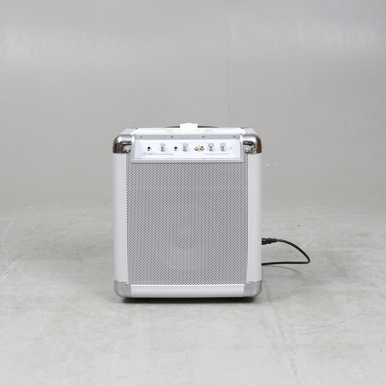 AMPLIFIER. ION Block Rocker.