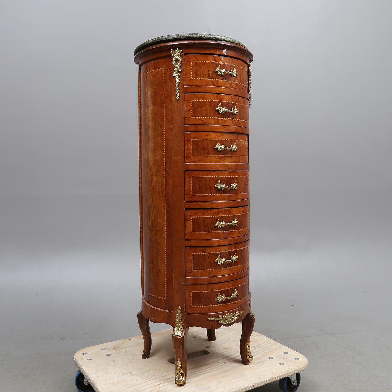 Kommode, med stenplade, rund, 1900/2000 tallet.