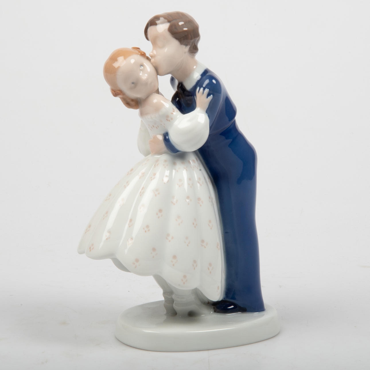FIGUR, kyssende par, Bing & Gröndahl.