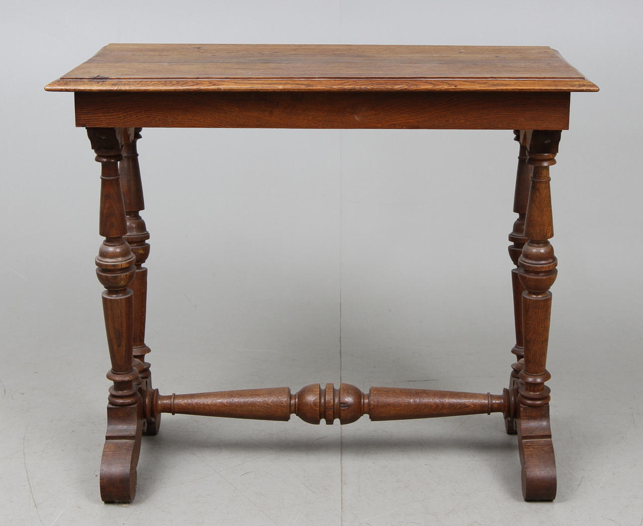 FÖNSTERBORD, nyrenässans, sent 1800-tal.