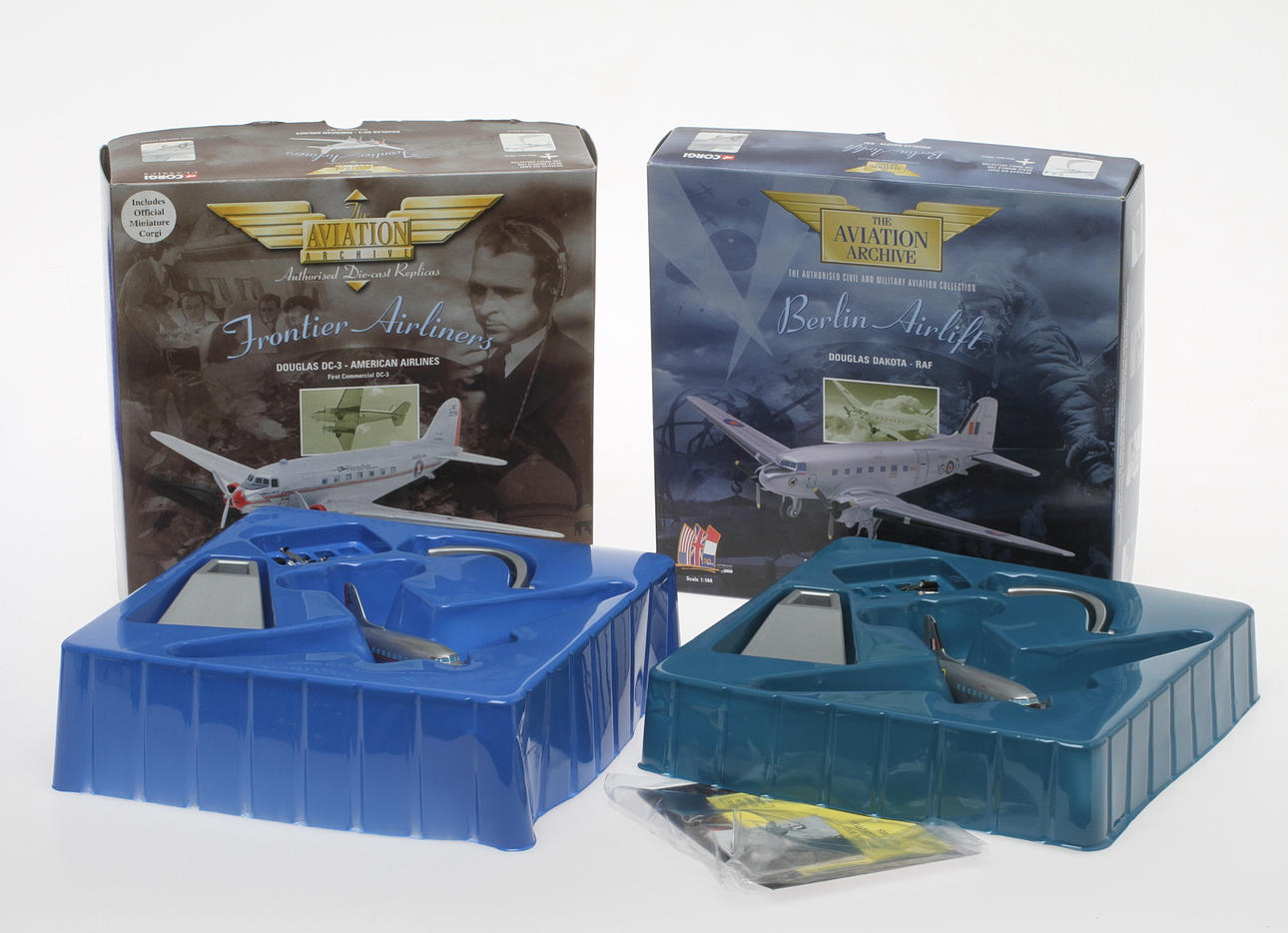 CORGI,THE AVIATION ARCHIVE, TVÅ FLYGPLAN.