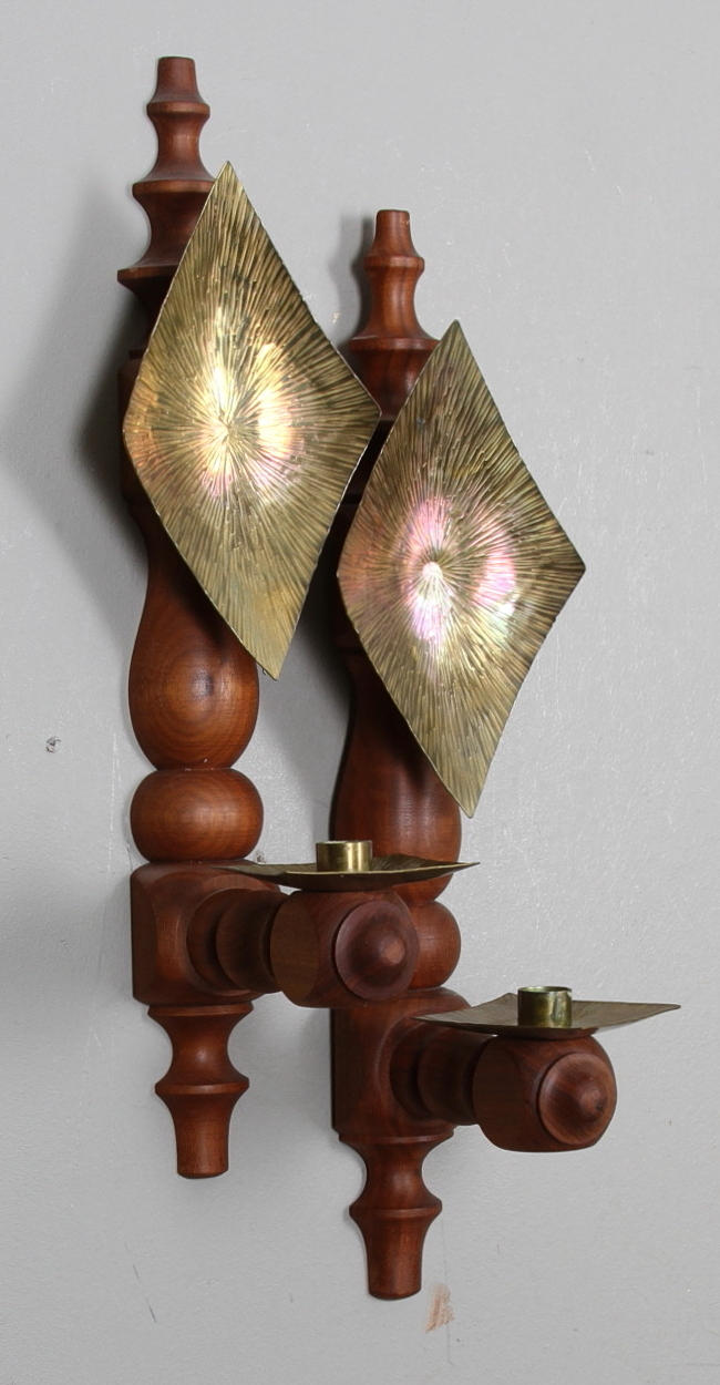 LAMPETTER, ett par, trä och mässing, John Wulff, Gamla Linköping.