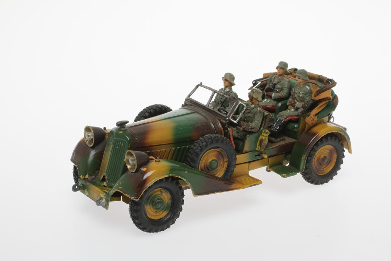 LINEOL KÜBELWAGEN med besättning, urverk, Tyskland 1930-tal.