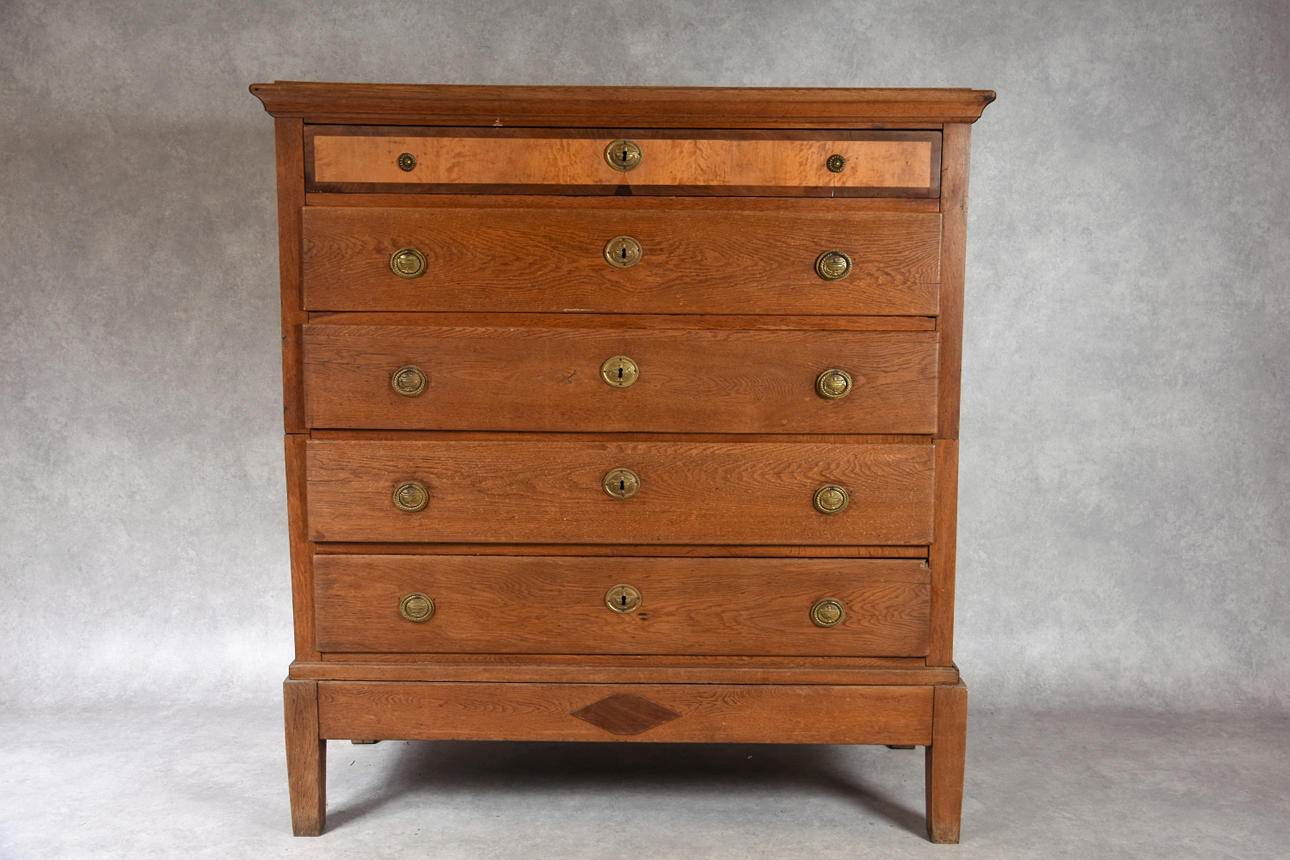 DRAG TRUHE 18. Jahrhundert.