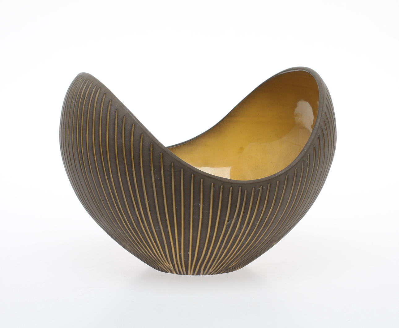 SKÅL, fajans, ur serien "Kokos" (1954-1958), Hjördis Oldfors, Upsala-Ekeby.