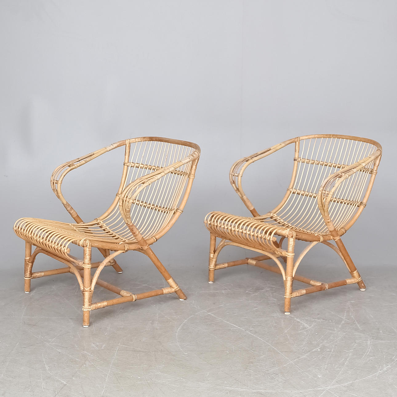 KORGMÖBLER, 8 delar.