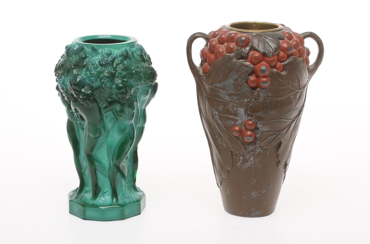 VASER, 2 st, jugend, glas resp. metall, 1900-tal.