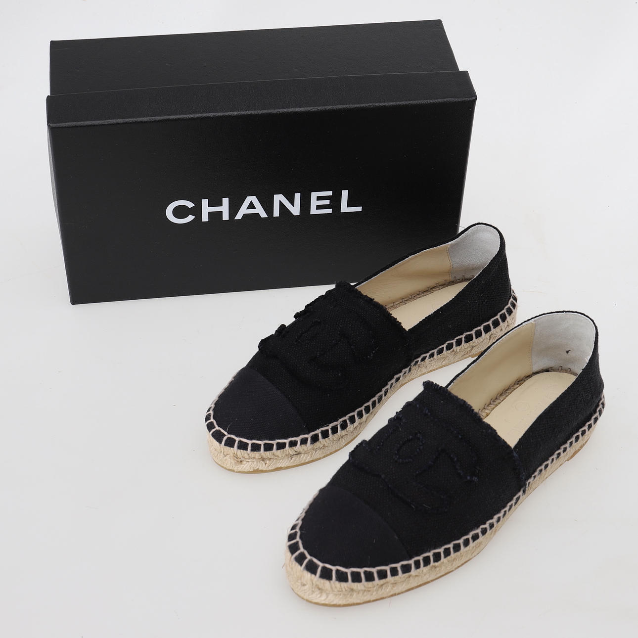 CHANEL, ESPADRILLES.