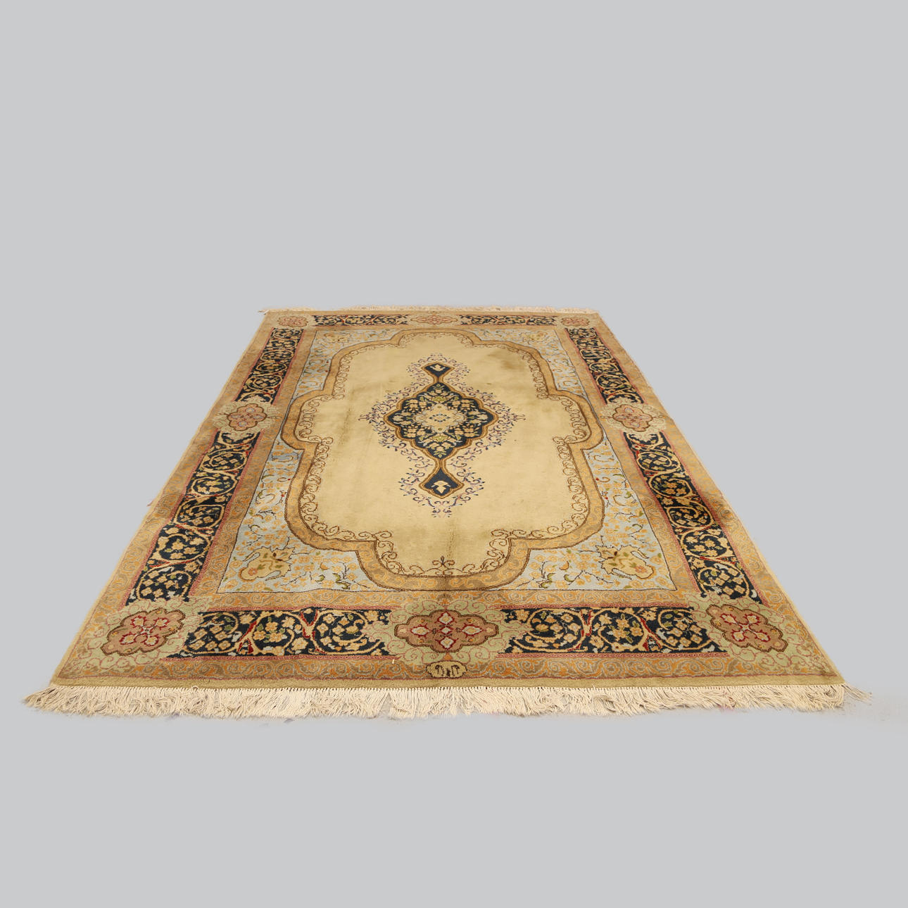 MATTA, ca 346x250 cm.