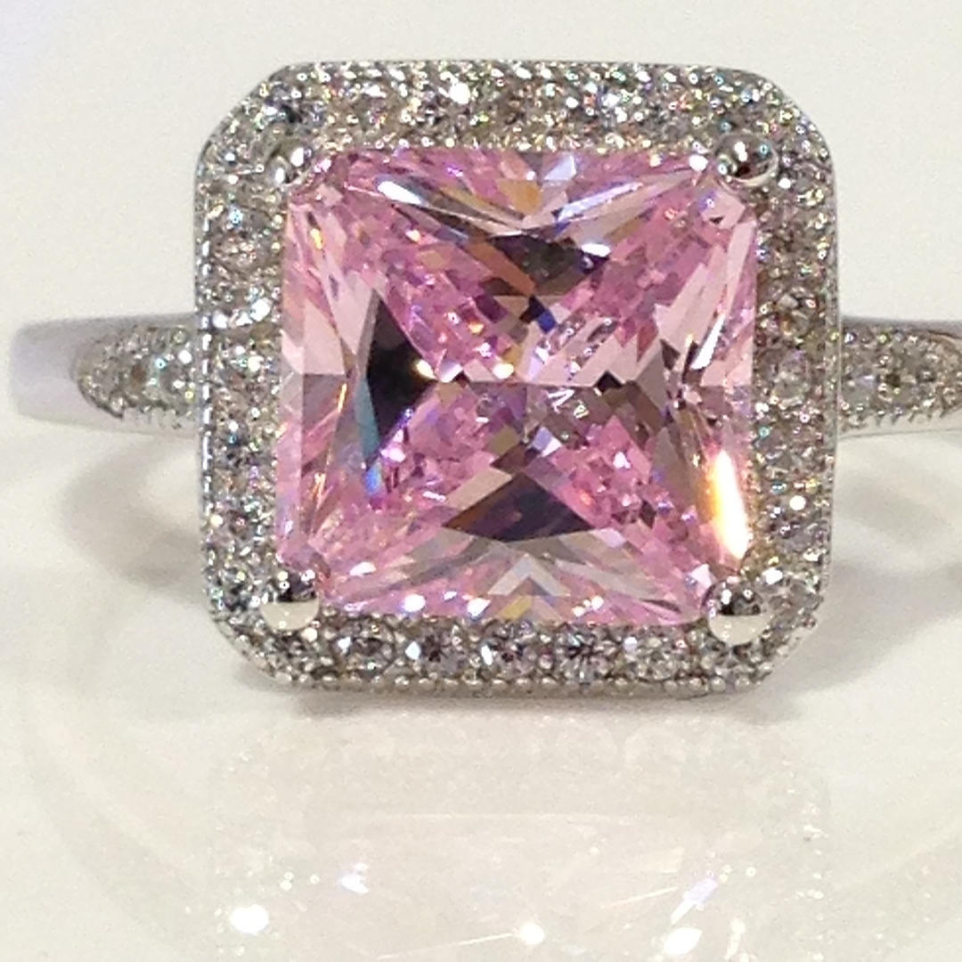 ROSA KLUSTER RING. Smycken & Ädelstenar - Ringar - Auctionet