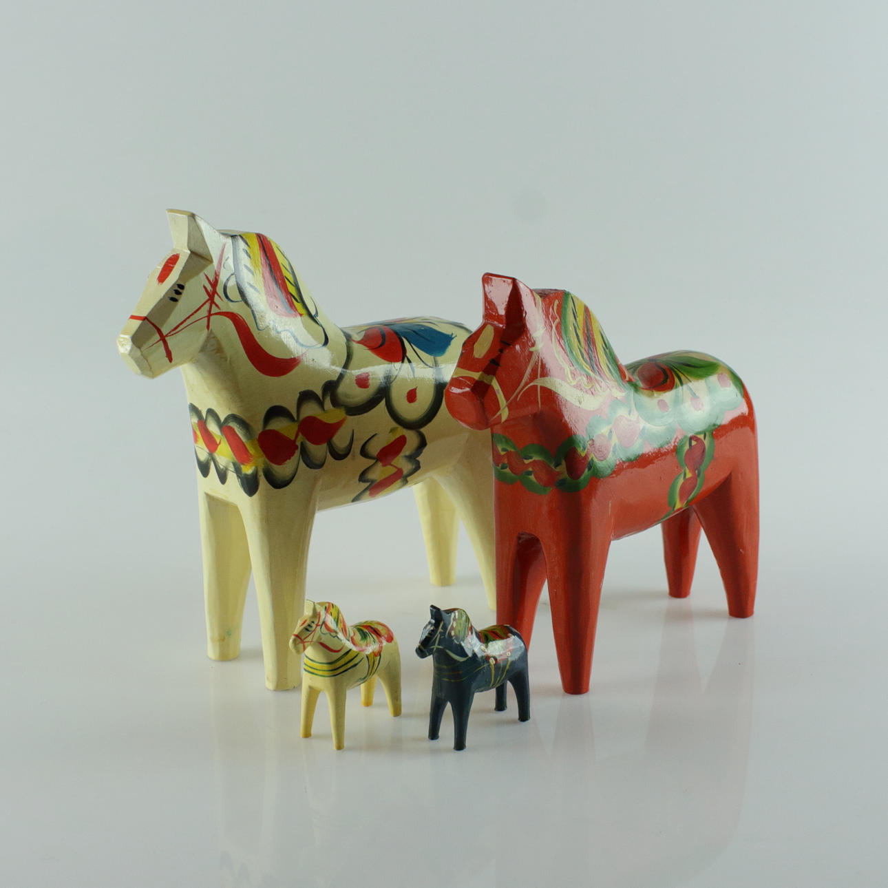 DALAHÄSTAR, 4 st, Nils Olsson, Nusnäs.