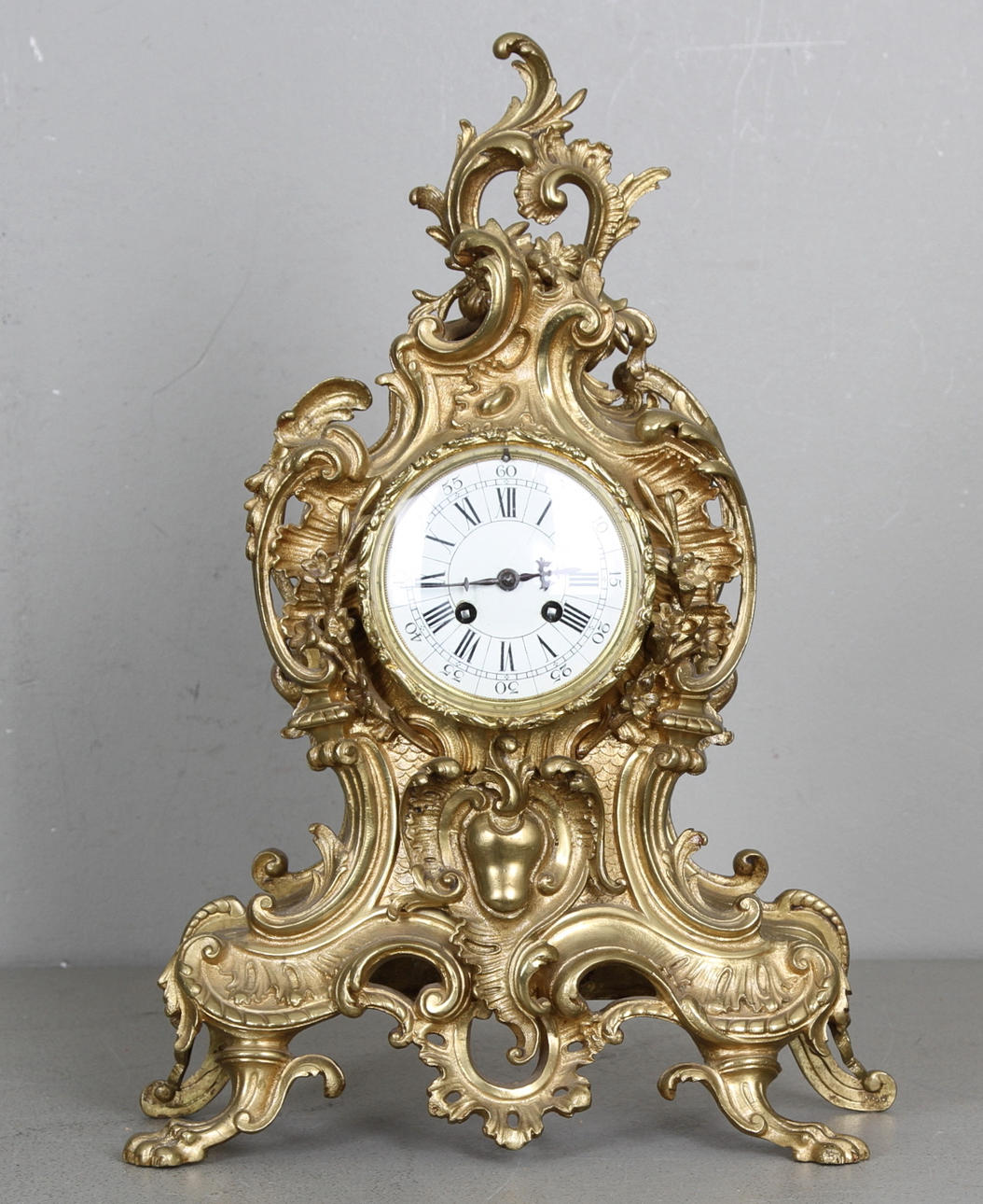 BORDSUR, förgyllt brons, Frankrike, 1800 talets slut.