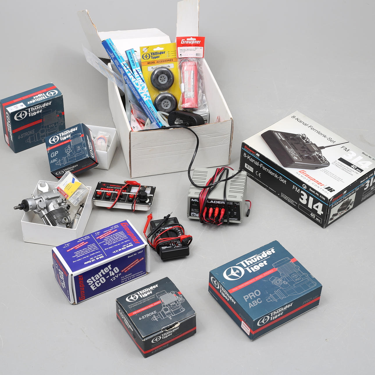 ENGINES, REMOTE CONTROL etc., for model airplanes, Graupner, Thunder Tiger, Gunsons.