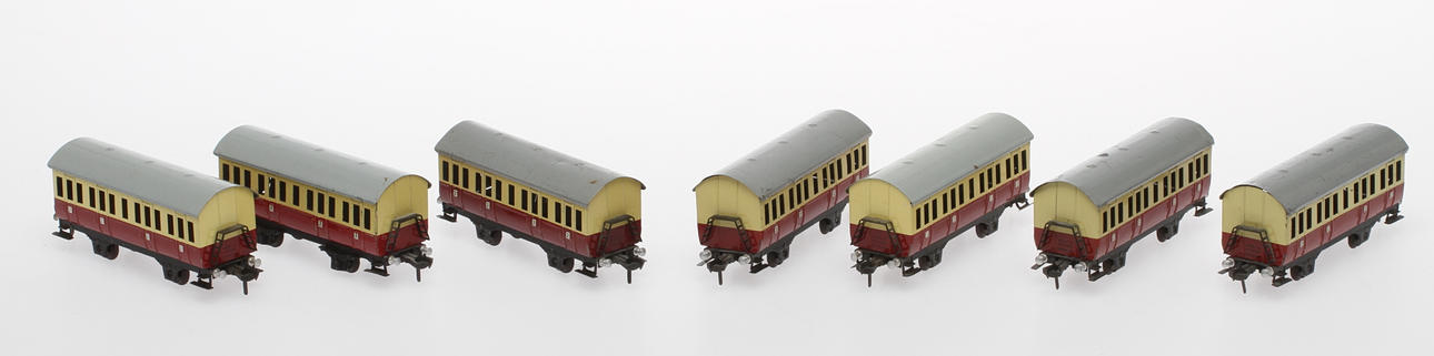MODELLTÅG FLEISCHMANN 7 personvagnar.