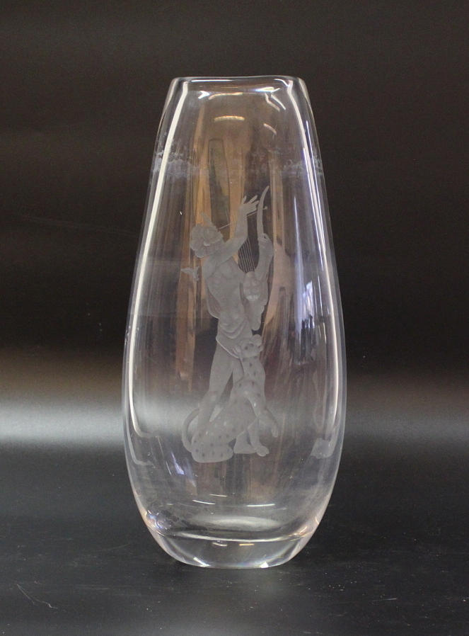 VAS, glas, graverad, osign.