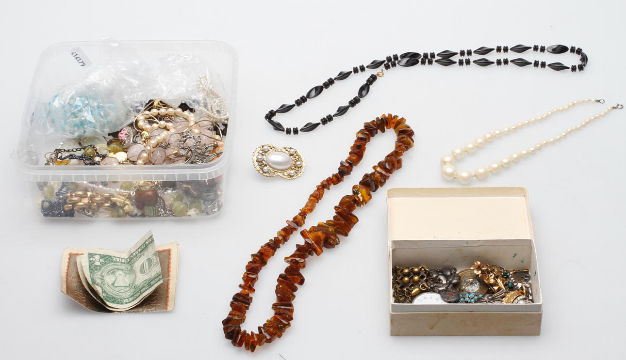 BIJOUTERIER, 1900-tal.