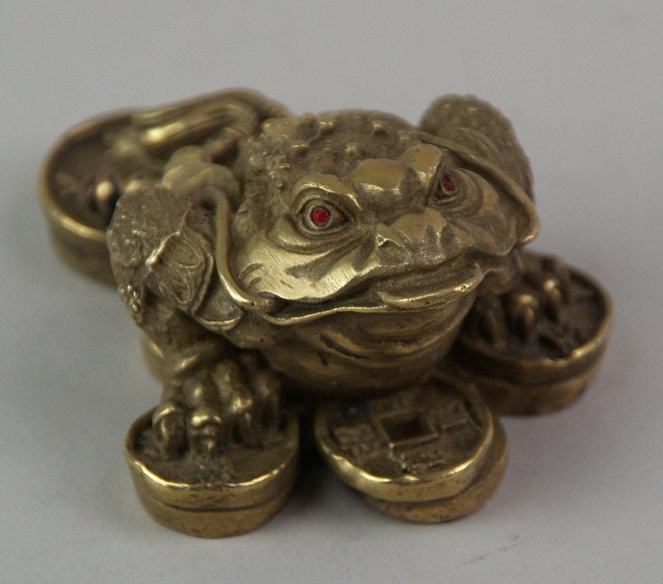 BRONZE TRE-BENET LÆKKEFRØ - KINA.