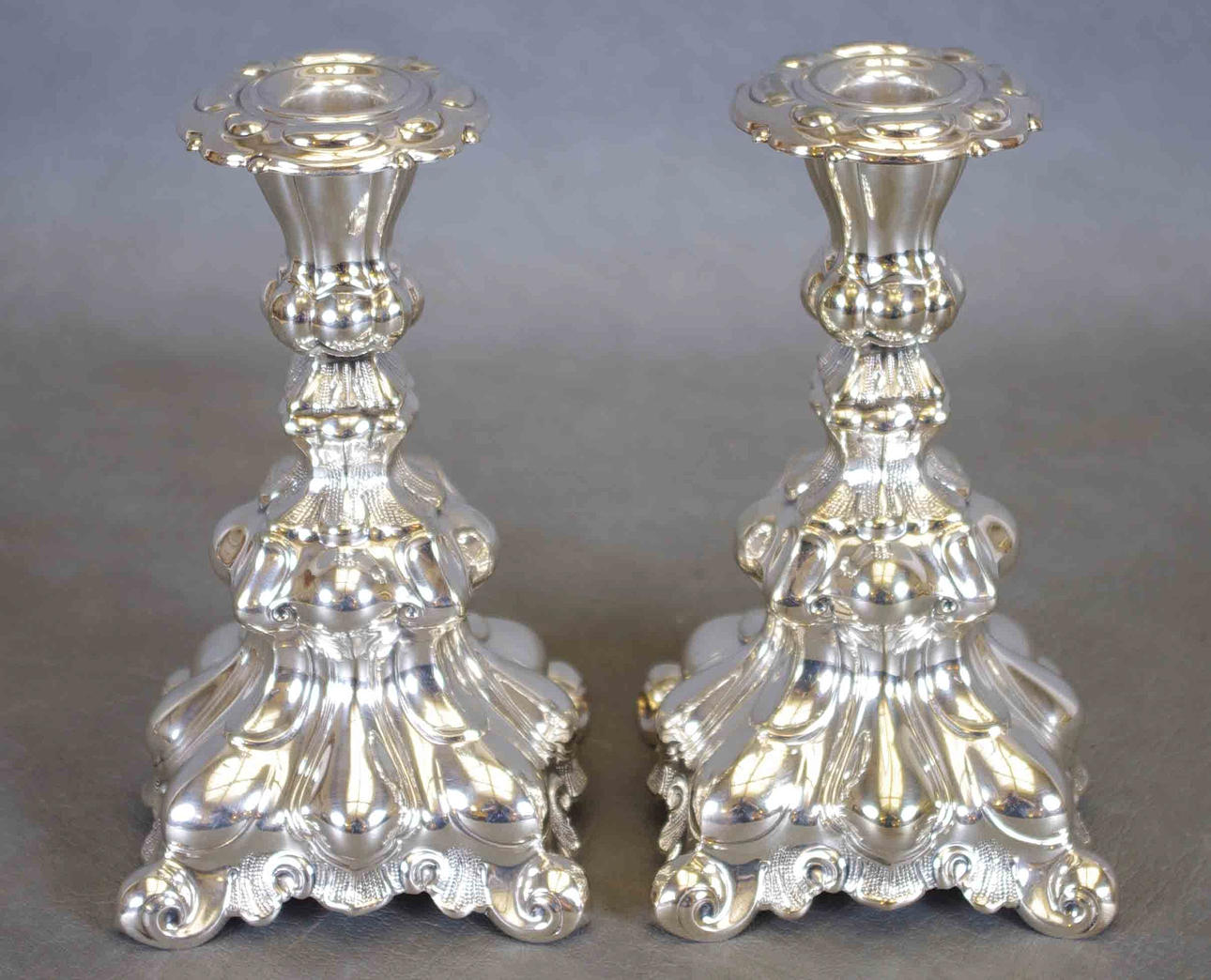 LJUSSTAKAR, 1 par, nysilver, rokokostil.