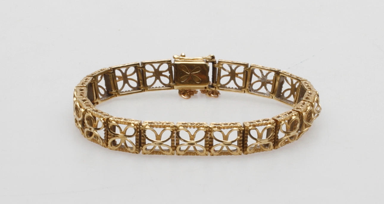 ARMBAND, 18k guld, vikt ca 24 gr.