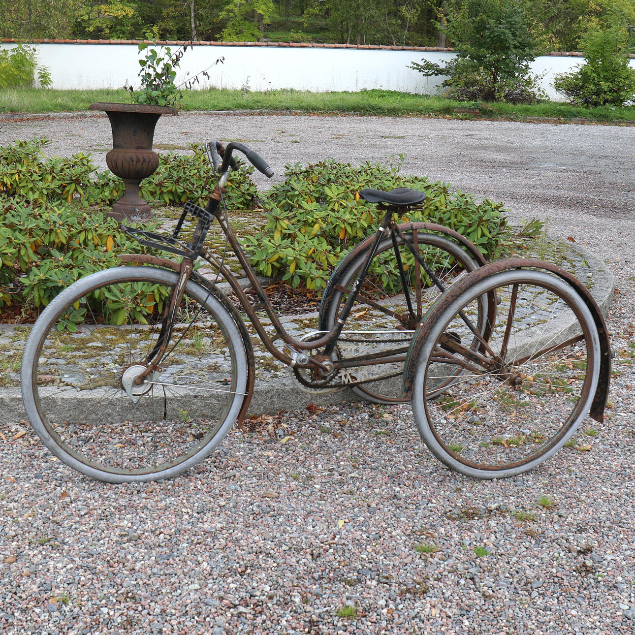 PYÖRÄ, monarkkikolmipyörä, 1940-luku.