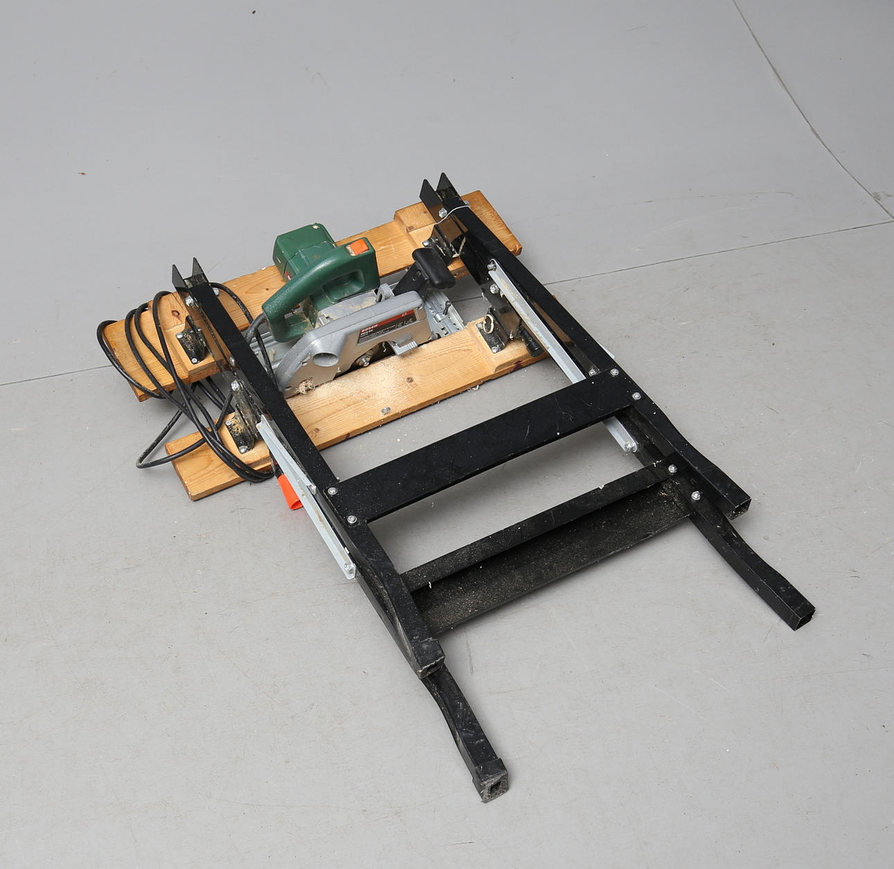 WERKBANK, mit KREISSÄGE, Bosch.