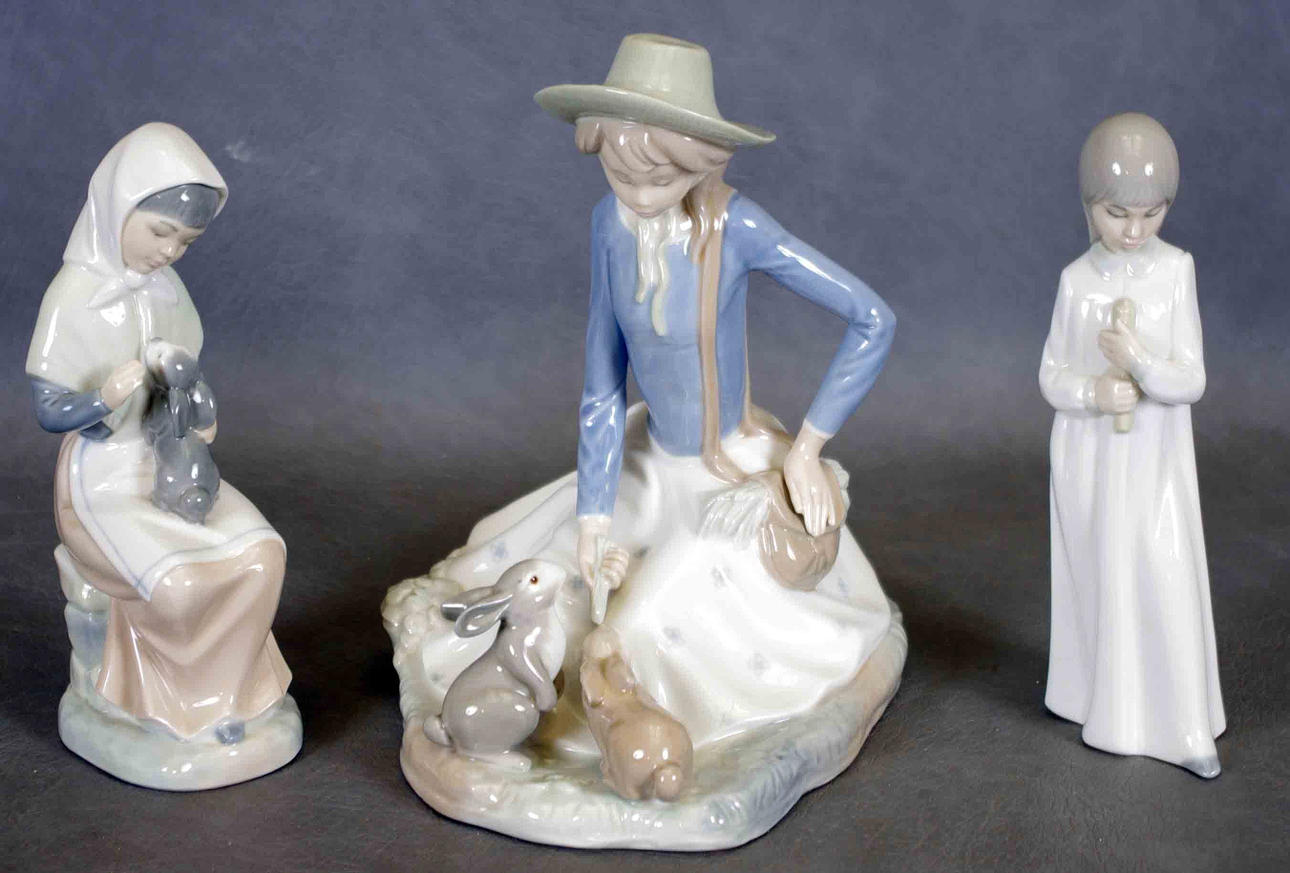 PORSLINSFIGURER, 3 stycken, Zaphir.