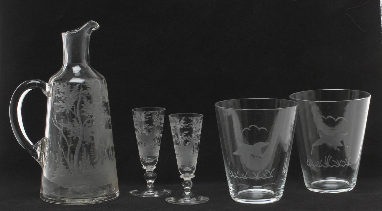KARAFF med SNAPSGLAS 5st samt SELTERGLAS 13 st, 1900-tal.