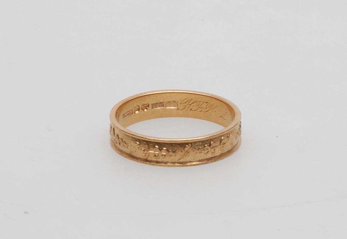 INGENJÖRSRING, 18k guld, vikt ca 5,2 gr.