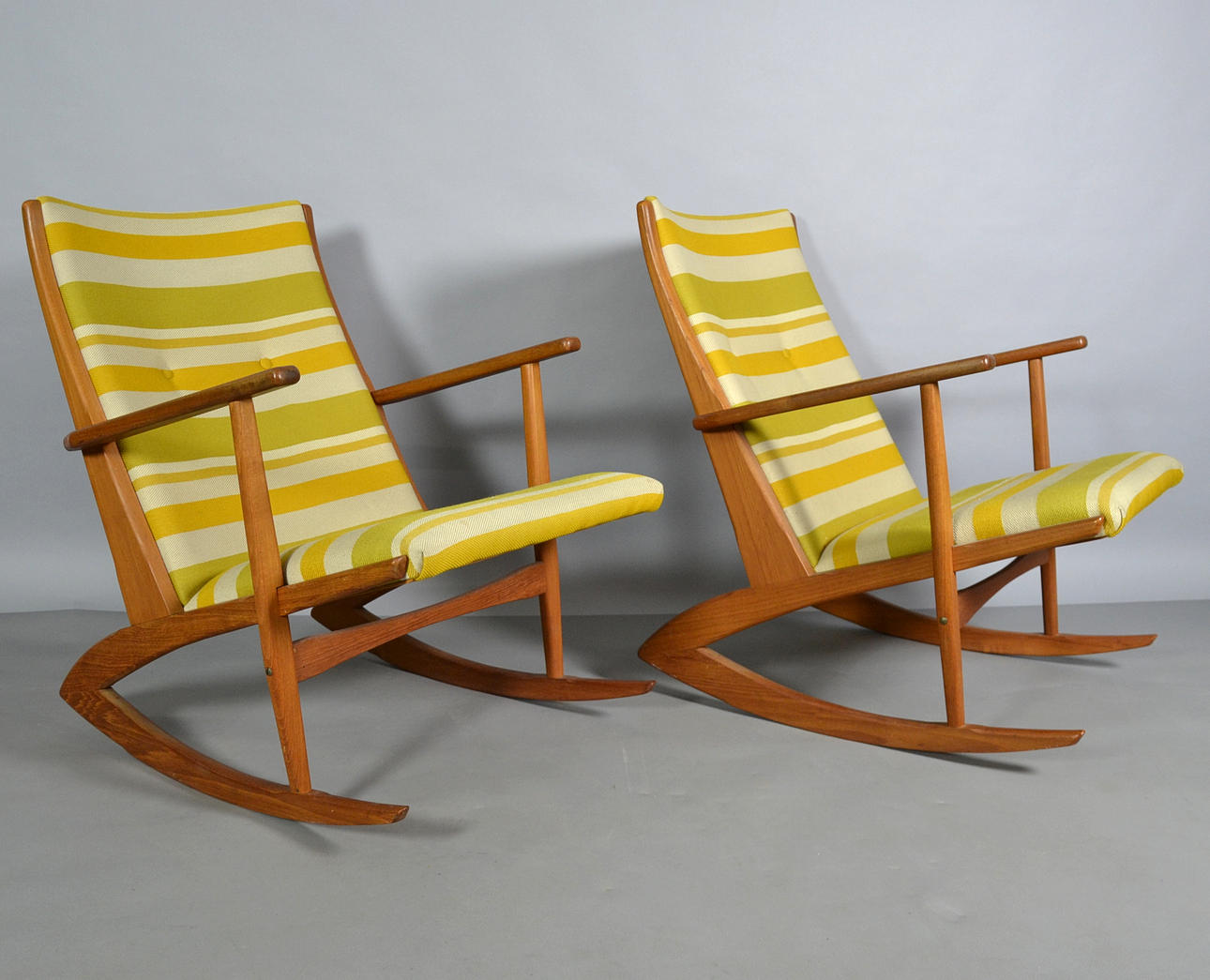 HOLGER GEORG JENSEN. TO GYNGESTOL.