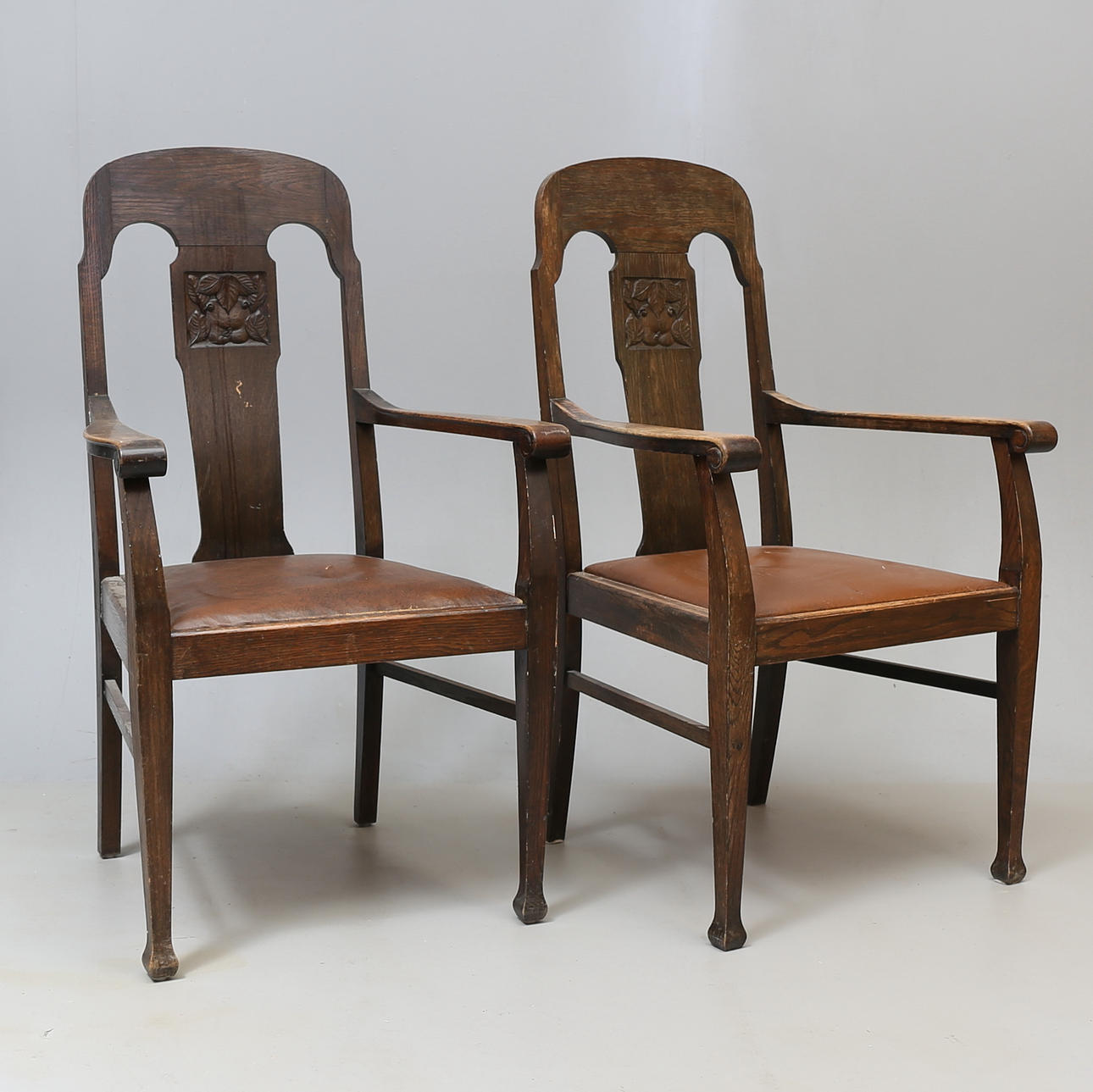 KARMSTOLAR, två st, "äpplet", 1900 talets första hälft.