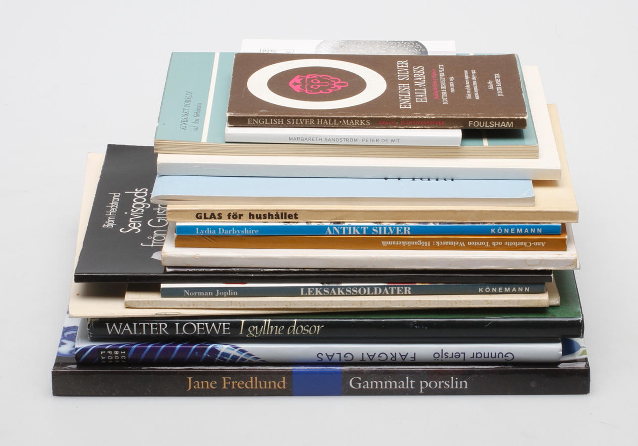 BÖCKER,17 st, bl.a. om silver och glas.