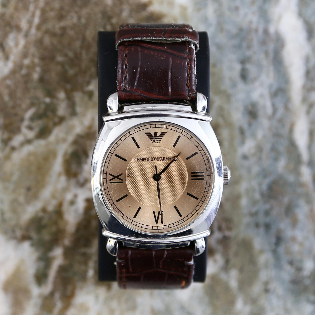 MIESTEN KELLO, Emporio Armani.