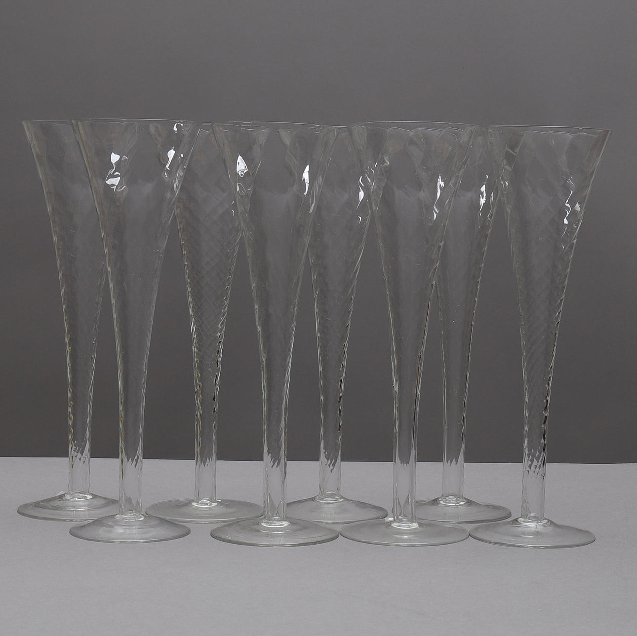 CHAMPAGNERGLÄSER, 8 Stück, mundgeblasen.