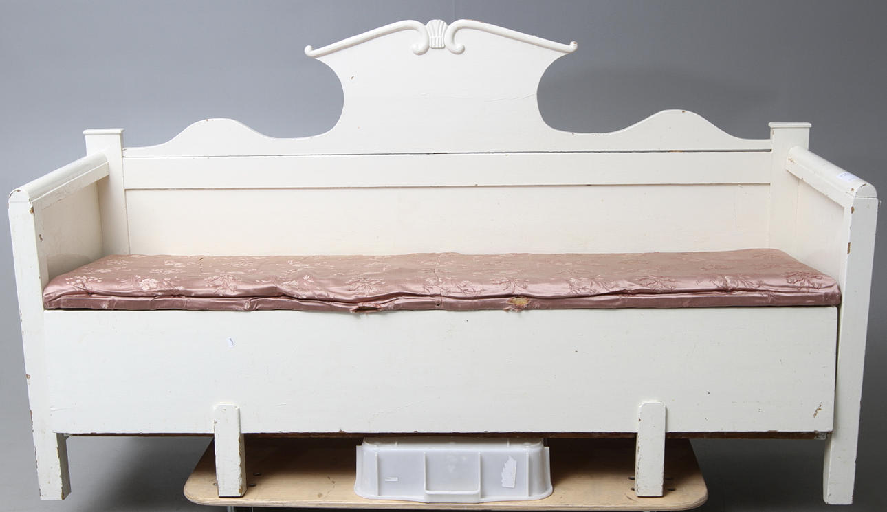 UTRDAGSSOFFA, 1800-tal.