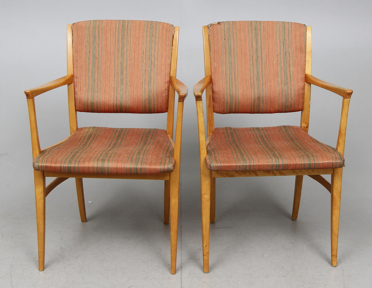 KARMSTOLAR, ett par, "Talavid med klädd rygg", Carl Malmsten, Waggeryds Möbelfabrik, 1950/60-tal.